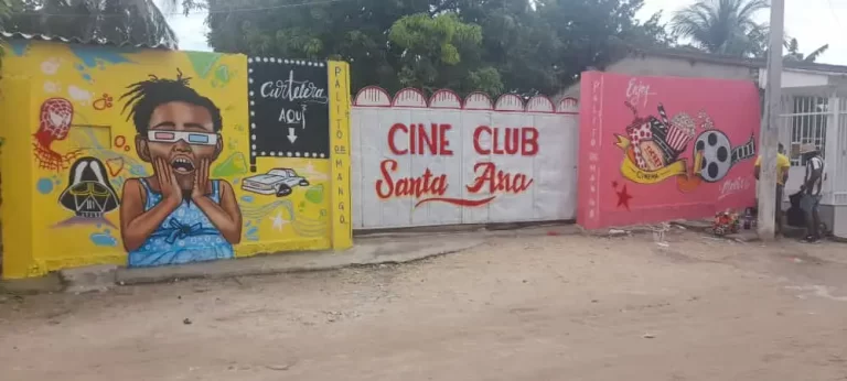 En otro nivel: El Cine Club expresa por medio de sus paredes que llegó para quedarse